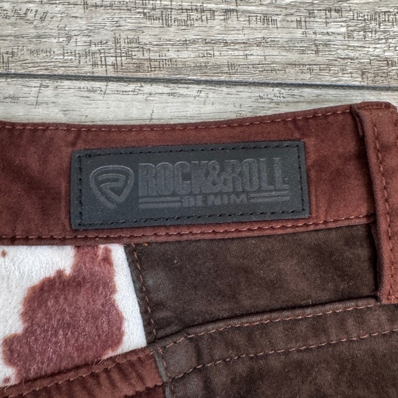 Stylish Brown and White Women's Cropped Jeans - Picture 9 of 10